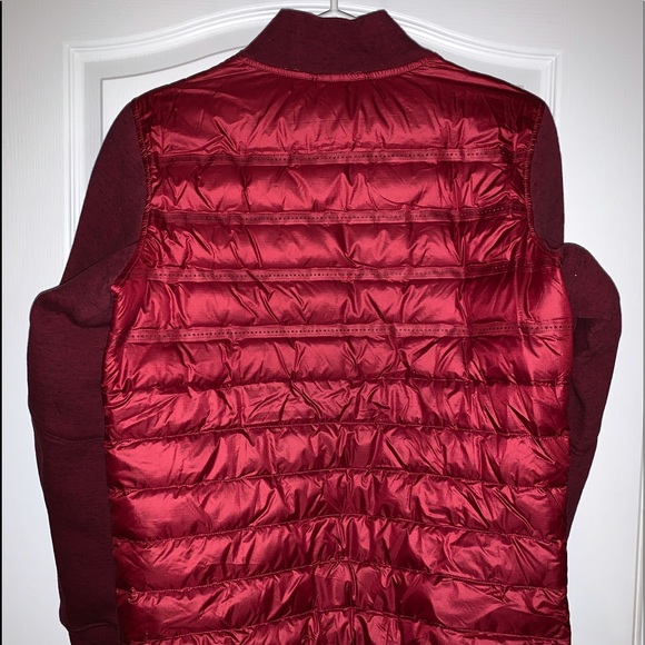 New Nike Tech Fleece Aeroloft bomber Red Size S - Picture 2 of 2